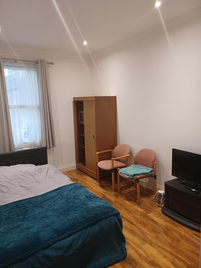 Beautiful Room In Lovely Flat ลอนดอน ภายนอก รูปภาพ